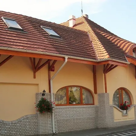Fodor Szálloda Gyula
